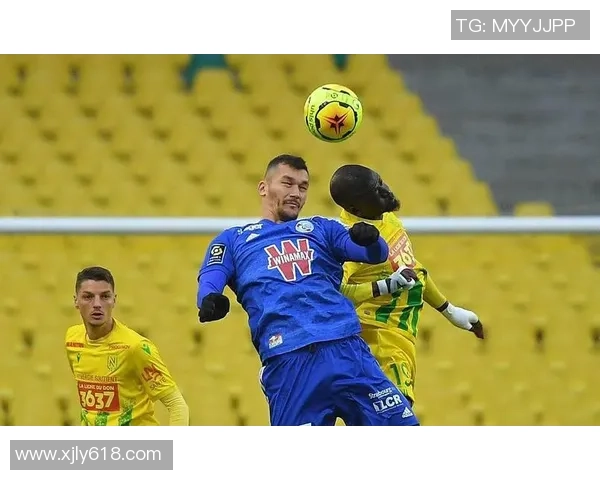 斯特拉斯堡主场迎战尼姆双方争夺关键三分的激烈对决