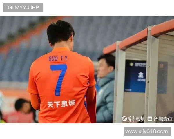 泰山鲁能与江苏队激战正酣球迷期待精彩对决与精彩进球时刻 泰山鲁能与江苏队激战正酣球迷期待精彩对决与精彩进球时刻